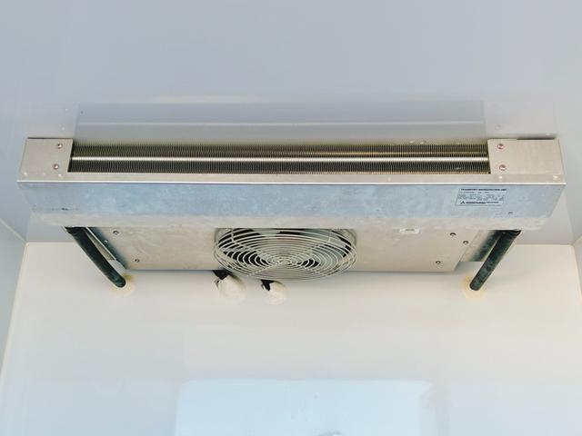 ミニキャブトラック 冷蔵冷凍車 中温-5℃設定 菱重コールドチェーン2コンプ仕様 2コンプレッサー冷凍機 片側スライドドア リヤワンタッチ扉 助手席エアバッグ ABS 90度ストッパー 樹脂製スノコ 庫内ライト 荷箱カギ(19枚目)