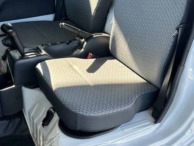 ミニキャブトラック 冷蔵冷凍車 中温-5℃設定 菱重コールドチェーン2コンプ仕様 2コンプレッサー冷凍機 片側スライドドア リヤワンタッチ扉 助手席エアバッグ ABS 90度ストッパー 樹脂製スノコ 庫内ライト 荷箱カギ(32枚目)