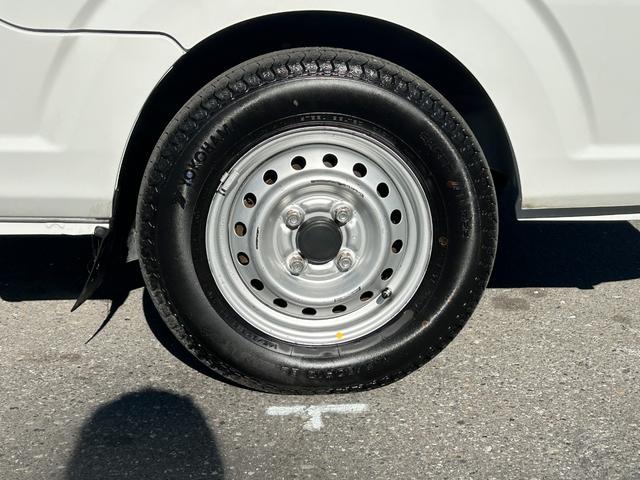 ミニキャブトラック 冷蔵冷凍車 中温-5℃設定 菱重コールドチェーン2コンプ仕様 2コンプレッサー冷凍機 片側スライドドア リヤワンタッチ扉 助手席エアバッグ ABS 90度ストッパー 樹脂製スノコ 庫内ライト 荷箱カギ(45枚目)