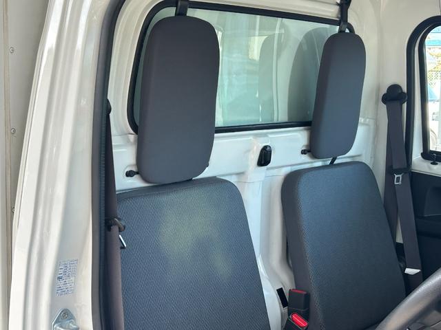 ハイゼットトラック 4WD FRP中温冷蔵冷凍車 -7℃設定 デンソー冷凍機 片側スライドドア リヤワンタッチ扉 スマートアシスト 障害物センサー 90度ストッパー 樹脂製スノコ 庫内ライト 荷箱カギ(23枚目)