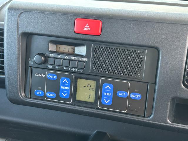 ハイゼットトラック 4WD FRP中温冷蔵冷凍車 -7℃設定 デンソー冷凍機 片側スライドドア リヤワンタッチ扉 スマートアシスト 障害物センサー 90度ストッパー 樹脂製スノコ 庫内ライト 荷箱カギ(26枚目)