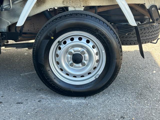 ハイゼットトラック 4WD FRP中温冷蔵冷凍車 -7℃設定 デンソー冷凍機 片側スライドドア リヤワンタッチ扉 スマートアシスト 障害物センサー 90度ストッパー 樹脂製スノコ 庫内ライト 荷箱カギ(48枚目)