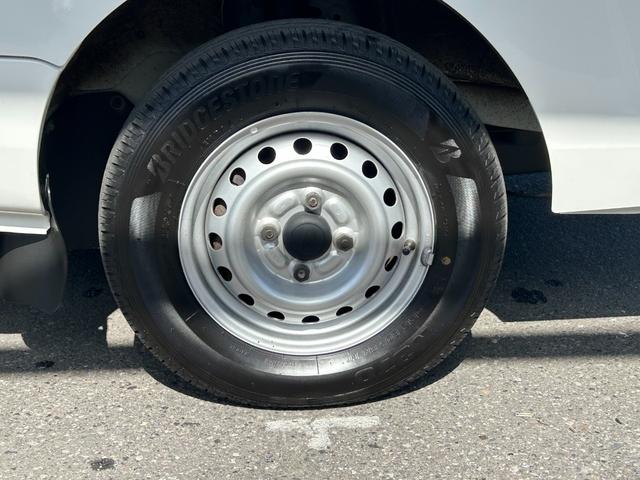 ハイゼットトラック 4WD FRP中温冷蔵冷凍車 -7℃設定 デンソー冷凍機 片側スライドドア リヤワンタッチ扉 スマートアシスト 障害物センサー 90度ストッパー 樹脂製スノコ 庫内ライト 荷箱カギ(50枚目)