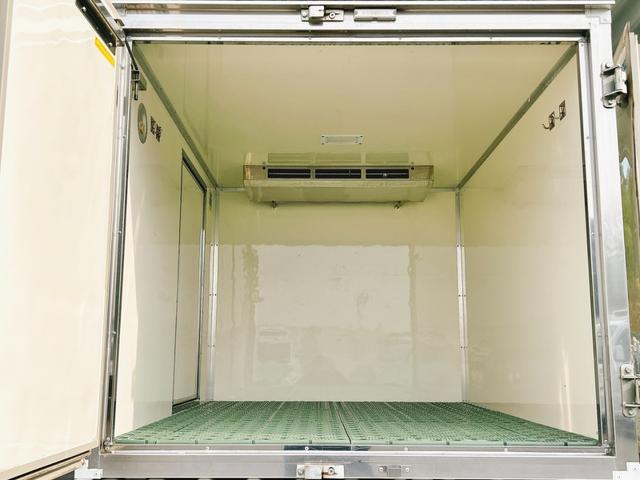 ハイゼットトラック 冷蔵冷凍車 中温-5℃設定 日章冷凍2コンプレッサー冷凍機 片側スライドドア リヤロックロッド扉 ABS 90度ストッパー 樹脂製スノコ 庫内ライト 荷箱カギ(16枚目)