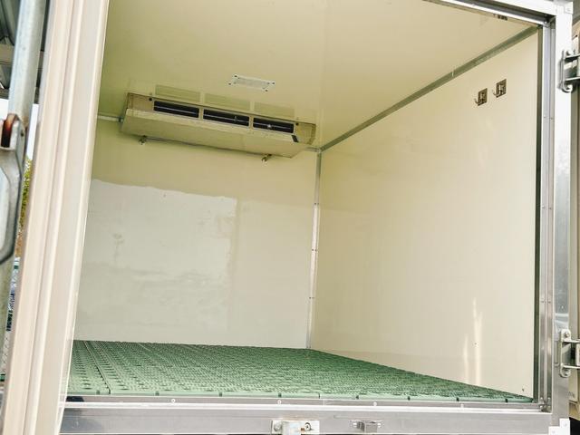 ハイゼットトラック 冷蔵冷凍車 中温-5℃設定 日章冷凍2コンプレッサー冷凍機 片側スライドドア リヤロックロッド扉 ABS 90度ストッパー 樹脂製スノコ 庫内ライト 荷箱カギ(18枚目)