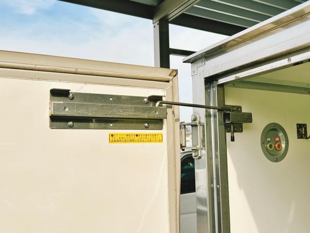 ハイゼットトラック 冷蔵冷凍車 中温-5℃設定 日章冷凍2コンプレッサー冷凍機 片側スライドドア リヤロックロッド扉 ABS 90度ストッパー 樹脂製スノコ 庫内ライト 荷箱カギ(22枚目)