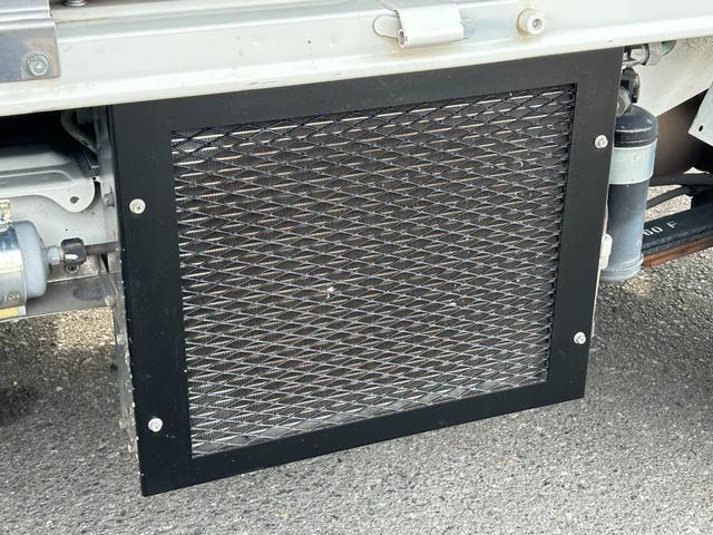 ハイゼットトラック 冷蔵冷凍車 中温-5℃設定 日章冷凍2コンプレッサー冷凍機 片側スライドドア リヤロックロッド扉 ABS 90度ストッパー 樹脂製スノコ 庫内ライト 荷箱カギ(43枚目)