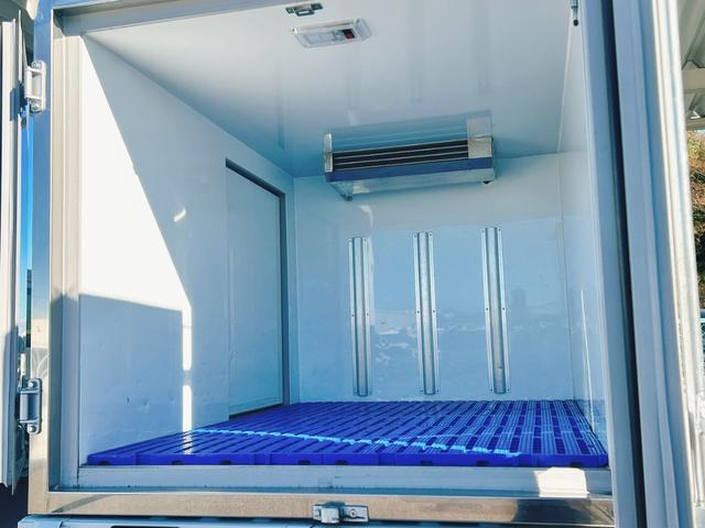 ハイゼットトラック スタンバイ付き低温冷蔵冷凍車 -20℃設定 2コンプ仕様 エレクール2コンプレッサー仕様 片側スライドドア 外部電源用スタンバイケーブル スマートアシスト スマートキー プッシュスタート 電動格納ミラー PW ETC 90度ストッパー 樹脂製スノコ(17枚目)