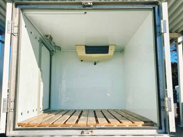 キャリイトラック 冷蔵冷凍車 中温‐5℃設定 キャリイ食品シリーズ スズキ純正 キャリイ食品シリーズ 片側スライドドア リヤワンタッチ扉 キーレス パワーウィンドウ ETC 助手席エアバッグ ABS スノコ 庫内ライト 荷箱カギ(16枚目)