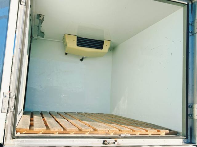 キャリイトラック 冷蔵冷凍車 中温‐5℃設定 キャリイ食品シリーズ スズキ純正 キャリイ食品シリーズ 片側スライドドア リヤワンタッチ扉 キーレス パワーウィンドウ ETC 助手席エアバッグ ABS スノコ 庫内ライト 荷箱カギ(18枚目)