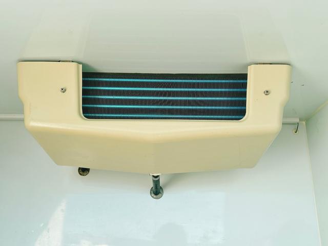 キャリイトラック 冷蔵冷凍車 中温‐5℃設定 キャリイ食品シリーズ スズキ純正 キャリイ食品シリーズ 片側スライドドア リヤワンタッチ扉 キーレス パワーウィンドウ ETC 助手席エアバッグ ABS スノコ 庫内ライト 荷箱カギ(19枚目)