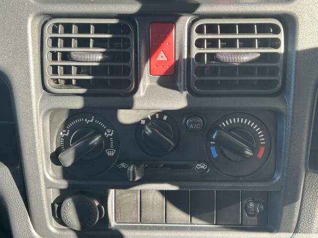 キャリイトラック 冷蔵冷凍車 中温‐5℃設定 キャリイ食品シリーズ スズキ純正 キャリイ食品シリーズ 片側スライドドア リヤワンタッチ扉 キーレス パワーウィンドウ ETC 助手席エアバッグ ABS スノコ 庫内ライト 荷箱カギ(24枚目)