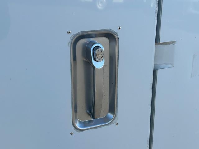 キャリイトラック 冷蔵冷凍車 中温‐5℃設定 キャリイ食品シリーズ スズキ純正 キャリイ食品シリーズ 片側スライドドア リヤワンタッチ扉 キーレス パワーウィンドウ ETC 助手席エアバッグ ABS スノコ 庫内ライト 荷箱カギ(39枚目)