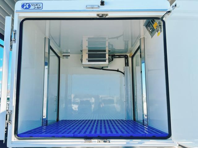 ハイゼットトラック FRP中温冷蔵冷凍車 -7℃設定 デンソー冷凍機 ダイハツ純正 両側スライドドア リヤワンタッチ扉 助手席エアバッグ ABS 90度ストッパー 樹脂製スノコ 庫内ライト 荷箱カギ(6枚目)