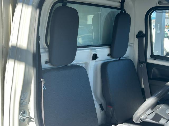 ハイゼットトラック FRP中温冷蔵冷凍車 -7℃設定 デンソー冷凍機 ダイハツ純正 両側スライドドア リヤワンタッチ扉 助手席エアバッグ ABS 90度ストッパー 樹脂製スノコ 庫内ライト 荷箱カギ(24枚目)