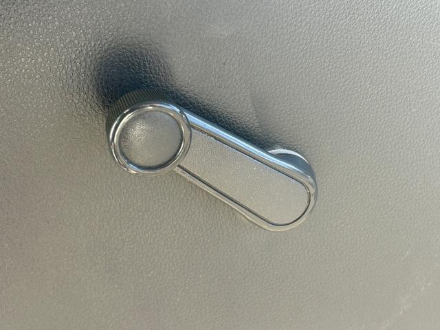 ハイゼットトラック FRP中温冷蔵冷凍車 -7℃設定 デンソー冷凍機 ダイハツ純正 両側スライドドア リヤワンタッチ扉 助手席エアバッグ ABS 90度ストッパー 樹脂製スノコ 庫内ライト 荷箱カギ(29枚目)