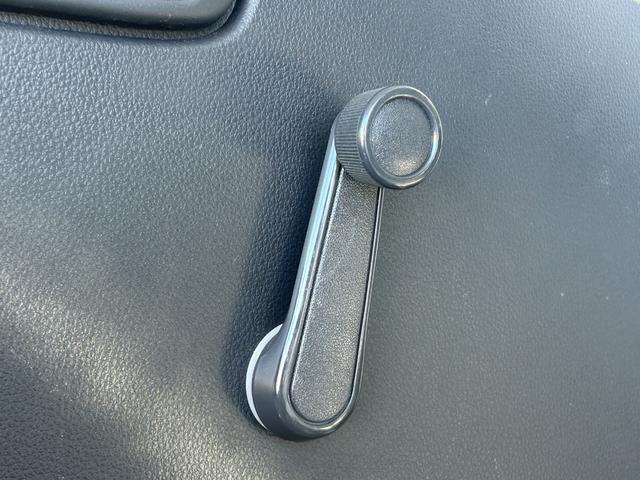 ハイゼットトラック FRP中温冷蔵冷凍車 -7℃設定 デンソー冷凍機 ダイハツ純正 両側スライドドア リヤワンタッチ扉 助手席エアバッグ ABS 90度ストッパー 樹脂製スノコ 庫内ライト 荷箱カギ(37枚目)