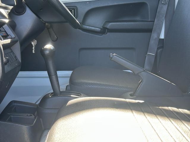 ハイゼットトラック FRP中温冷蔵冷凍車 -7℃設定 デンソー冷凍機 ダイハツ純正 両側スライドドア リヤワンタッチ扉 助手席エアバッグ ABS 90度ストッパー 樹脂製スノコ 庫内ライト 荷箱カギ(38枚目)