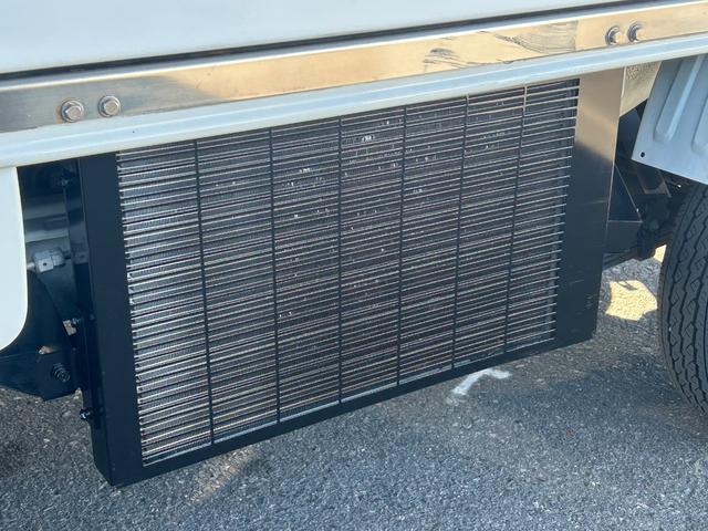 ハイゼットトラック FRP中温冷蔵冷凍車 -7℃設定 デンソー冷凍機 ダイハツ純正 両側スライドドア リヤワンタッチ扉 助手席エアバッグ ABS 90度ストッパー 樹脂製スノコ 庫内ライト 荷箱カギ(43枚目)