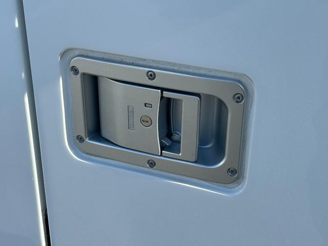 ハイゼットトラック FRP中温冷蔵冷凍車 -7℃設定 デンソー冷凍機 片側スライドドア スマートアシスト LED・省力パック スマートインナーミラー プッシュスタート 電動格納ミラー 純正ナビ・TV・Bカメラ・ETC 90度ストッパー 樹脂製スノコ 庫内ライト(52枚目)