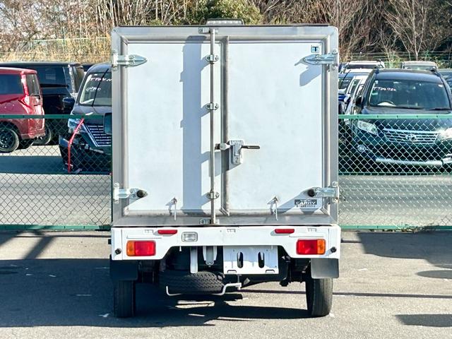 キャリイトラック ４ＷＤ　低温冷蔵冷凍車　－２０℃設定　キャリイ食品シリーズ　サーモキング冷凍機　片側スライドドア　リヤロックロッド扉　キーレス　パワーウィンドウ　ＥＴＣ　助手席エアバッグ　ＡＢＳ　スノコ　荷箱カギ（13枚目）