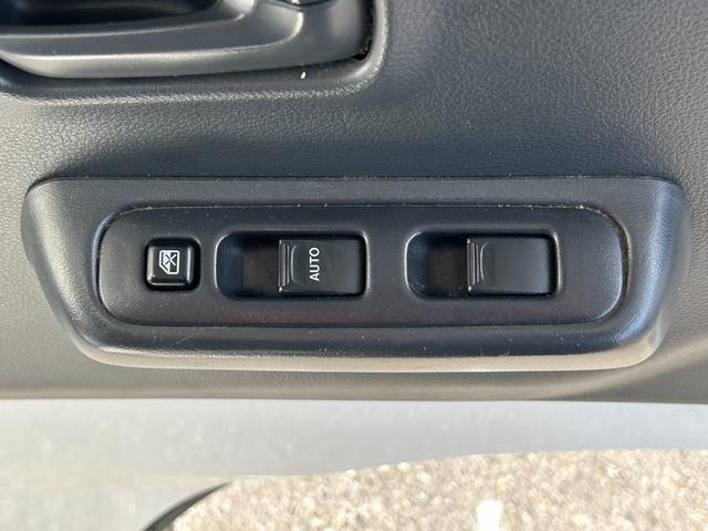 キャリイトラック ４ＷＤ　低温冷蔵冷凍車　－２０℃設定　キャリイ食品シリーズ　サーモキング冷凍機　片側スライドドア　リヤロックロッド扉　キーレス　パワーウィンドウ　ＥＴＣ　助手席エアバッグ　ＡＢＳ　スノコ　荷箱カギ（26枚目）