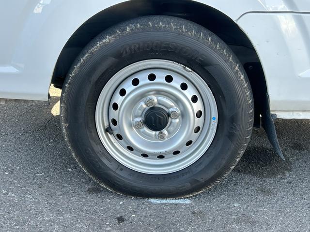 キャリイトラック ４ＷＤ　低温冷蔵冷凍車　－２０℃設定　キャリイ食品シリーズ　サーモキング冷凍機　片側スライドドア　リヤロックロッド扉　キーレス　パワーウィンドウ　ＥＴＣ　助手席エアバッグ　ＡＢＳ　スノコ　荷箱カギ（45枚目）