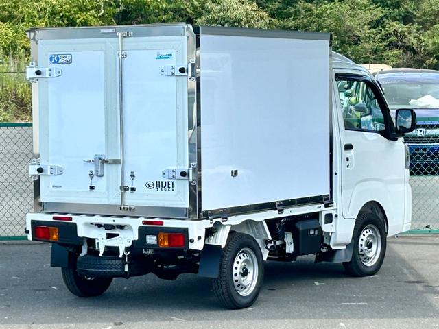 ハイゼットトラック 低温冷蔵冷凍車　－２２℃設定　ダイハツ純正　デンソー冷凍機　カラーアルミ低温冷蔵冷凍車　片側ドア　リアロックロッド扉　スマートアシスト　ＬＥＤパック　省力パック　プッシュスタート　電動格納ミラー　デジタルインナーミラー　樹脂製スノコ　９０度ストッパー（5枚目）