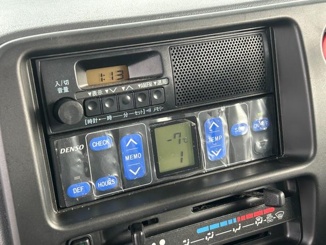 ハイゼットトラック ４ＷＤ　冷蔵冷凍車　中温－７℃設定　デンソー冷凍機　片側スライドドア　リヤワンタッチ扉　キーレス　パワーウィンドウ　ＥＴＣ　９０度ストッパー　樹脂製スノコ　庫内ライト　荷箱カギ（37枚目）