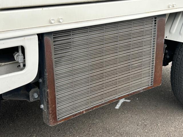 ハイゼットトラック ４ＷＤ　冷蔵冷凍車　中温－７℃設定　デンソー冷凍機　片側スライドドア　リヤワンタッチ扉　キーレス　パワーウィンドウ　ＥＴＣ　９０度ストッパー　樹脂製スノコ　庫内ライト　荷箱カギ（48枚目）