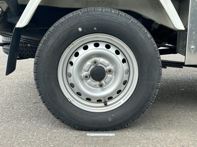 ハイゼットトラック ４ＷＤ　冷蔵冷凍車　中温－７℃設定　デンソー冷凍機　片側スライドドア　リヤワンタッチ扉　キーレス　パワーウィンドウ　ＥＴＣ　９０度ストッパー　樹脂製スノコ　庫内ライト　荷箱カギ（49枚目）