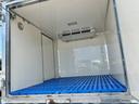 低温冷蔵冷凍車　－２５℃設定　日章冷凍２コンプレッサー仕様　薄箱５０ｍｍ仕様　薄型エバポレータ　片側スライドドア　リヤロックロット扉　助手席エアバッグ　ＡＢＳ　バックカメラ　ＥＴＣ　左右９０度ストッパー　樹脂製スノコ　庫内ライト（17枚目）