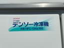 FRP中温冷蔵冷凍車 -7℃設定 ダイハツ純正 デンソー冷凍機 片側スライドドア リヤワンタッチ扉 助手席エアバック ABS ETC バックカメラ 90度ストッパー 樹脂製スノコ 庫内ライト 荷箱カギ(44枚目)