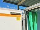 低温冷蔵冷凍車　－３０℃設定　　薄箱５０ｍｍ　菱重コールドチェーン冷凍機　２コンプレッサー仕様　片側スライドドア　リヤワンタッチ扉　ＥＴＣ　助手席エアバッグ　ＡＢＳ　左右９０度ストッパー　保冷カーテン　樹脂製スノコ　庫内ライト　荷箱カギ（21枚目）