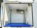 ハイゼットトラック ４ＷＤ　ＦＲＰ中温冷蔵冷凍車　－７℃設定　デンソー冷凍機　ダイハツ純正　両側スライドドア　リヤワンタッチ扉　助手席エアバッグ　ＡＢＳ　９０度ストッパー　樹脂製スノコ　庫内ライト　荷箱カギ（6枚目）
