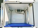 ４ＷＤ　ＦＲＰ中温冷蔵冷凍車　－７℃設定　デンソー冷凍機　ダイハツ純正　両側スライドドア　リヤワンタッチ扉　助手席エアバッグ　ＡＢＳ　９０度ストッパー　樹脂製スノコ　庫内ライト　荷箱カギ（17枚目）
