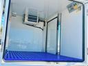FRP中温冷蔵冷凍車 -7℃設定 デンソー冷凍機 ダイハツ純正 両側スライドドア リヤワンタッチ扉 助手席エアバッグ ABS 90度ストッパー 樹脂製スノコ 庫内ライト 荷箱カギ(19枚目)