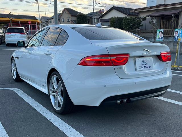 ＸＥ ＸＥ　Ｒ－スポーツ　半革シート　純正ナビ　バックモニター　純正アルミホイール　クルーズコントロール　車線逸脱防止支援　アイドリングストップ　スマートキープッシュスタート（9枚目）