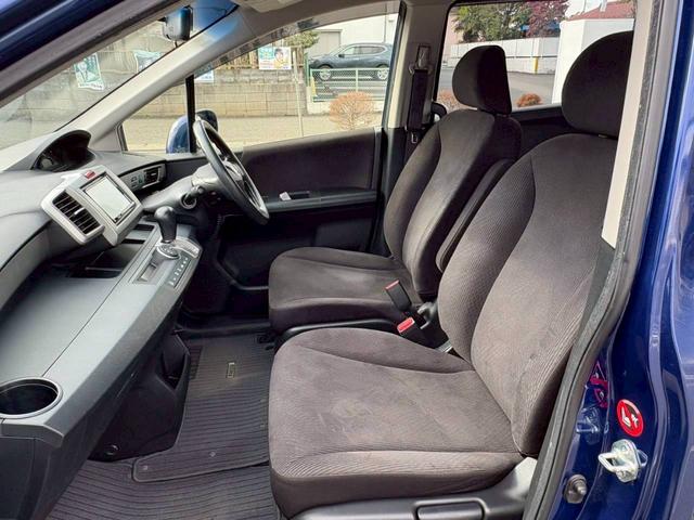 フリード GH 電動スライドドア ナビ TV ETC バックモニター ヘッドライトHID オートライト スマートキー オートエアコン 電動格納ミラー サイドバイザー パワーウィンドウ VSA 純正ホイールキャップ(12枚目)