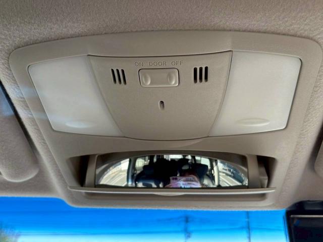 エルグランド ２５０ハイウェイスター　両側電動スライドドア　ハーフレザーシート　ナビ　全周囲モニター　ＴＶ　フリップダウンモニター　ＥＴＣ　純正アルミ　ヘッドライトＨＩＤ　１オーナー　クルーズコントロール　スマートキープッシュスタート（12枚目）