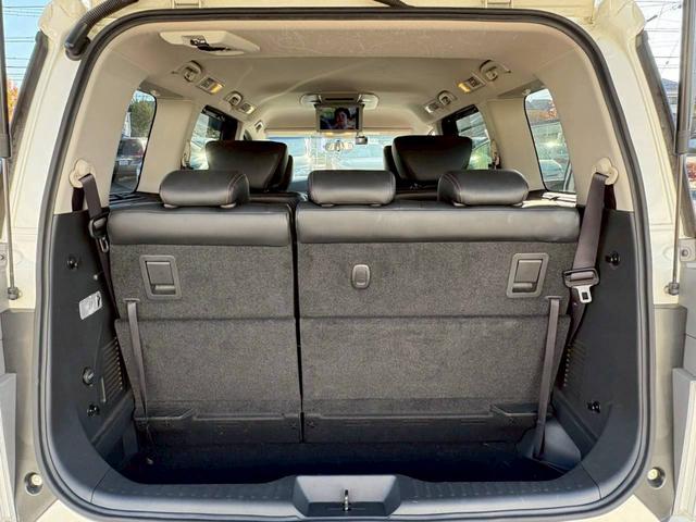 エルグランド ２５０ハイウェイスター　両側電動スライドドア　ハーフレザーシート　ナビ　全周囲モニター　ＴＶ　フリップダウンモニター　ＥＴＣ　純正アルミ　ヘッドライトＨＩＤ　１オーナー　クルーズコントロール　スマートキープッシュスタート（17枚目）