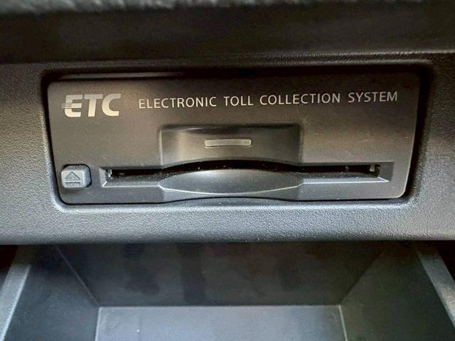 エルグランド ２５０ハイウェイスター　両側電動スライドドア　ハーフレザーシート　ナビ　全周囲モニター　ＴＶ　フリップダウンモニター　ＥＴＣ　純正アルミ　ヘッドライトＨＩＤ　１オーナー　クルーズコントロール　スマートキープッシュスタート（21枚目）