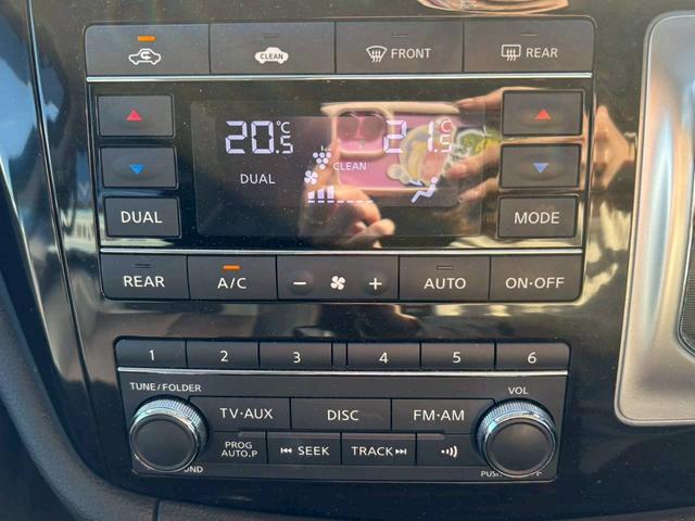 エルグランド ２５０ハイウェイスター　両側電動スライドドア　ハーフレザーシート　ナビ　全周囲モニター　ＴＶ　フリップダウンモニター　ＥＴＣ　純正アルミ　ヘッドライトＨＩＤ　１オーナー　クルーズコントロール　スマートキープッシュスタート（22枚目）