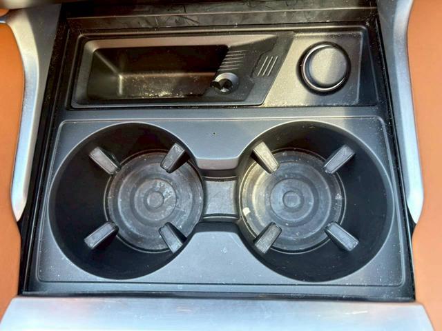 X6 xDrive 35i メーカーマルチナビ・本革シート・フルセグTV・バックカメラ・シートヒーター・コーナーセンサー・ETC・ドラレコ・メモリーパワーシート・純正20インチAW・パドルシフト・BANG&OLUFSENサウンド(28枚目)