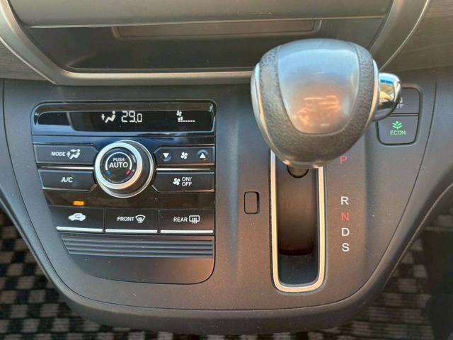 フリード Ｇ・ホンダセンシング　無限エアロ・両側電動スライドドア・純正ナビ・バックカメラ・フルセグＴＶ・ワンオーナー・ホンダセンシング・デジタルメーター・クルーズコントロール・ＬＥＤヘッドライト・純正アルミ・プッシュスタート・ＥＴＣ（11枚目）