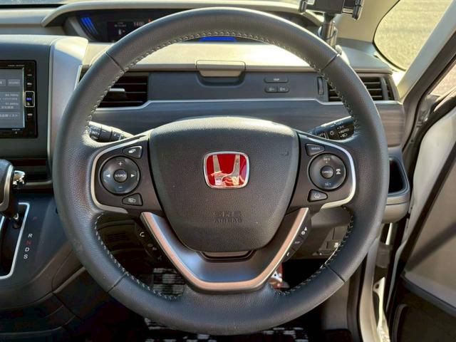 フリード Ｇ・ホンダセンシング　無限エアロ・両側電動スライドドア・純正ナビ・バックカメラ・フルセグＴＶ・ワンオーナー・ホンダセンシング・デジタルメーター・クルーズコントロール・ＬＥＤヘッドライト・純正アルミ・プッシュスタート・ＥＴＣ（15枚目）