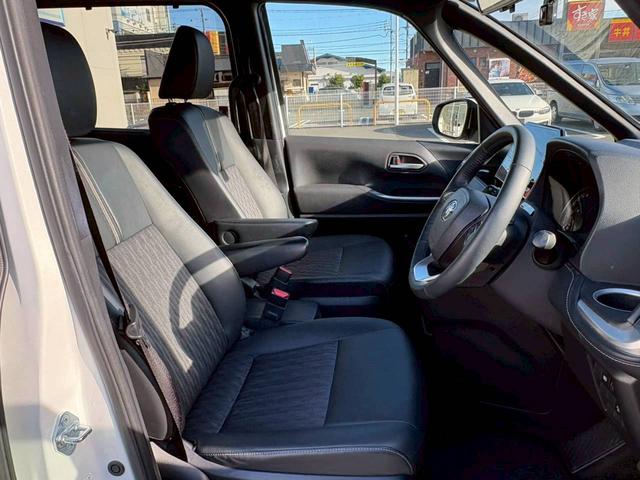 ノア Ｓ－Ｚ　純正ディスプレイオーディオ・セーフティセンス・両側電動スライドドア・パノラミックビューモニター・ＢＳＭ・ユニバーサルステップ・デジタルインナーミラー・シートヒーター・パワーバックドア・ＥＴＣ・純正ＡＷ（19枚目）