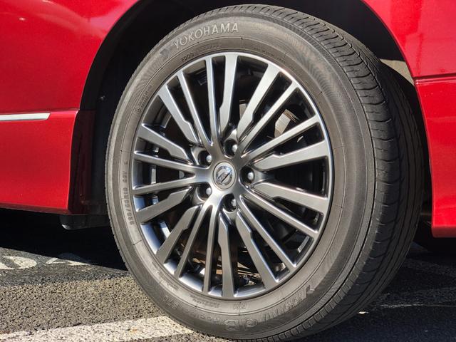 エルグランド ２５０ハイウェイスターＳ　アーバンクロム　純正ナビ／ドラレコ（ナビ連動）／ＥＴＣ／バックカメラ／インテリジェント　アラウンドビューモニター／地デジ／両側パワスラ／クルコン／純正アルミホイール１８インチ／助手席オットマン／プッシュスタート（6枚目）