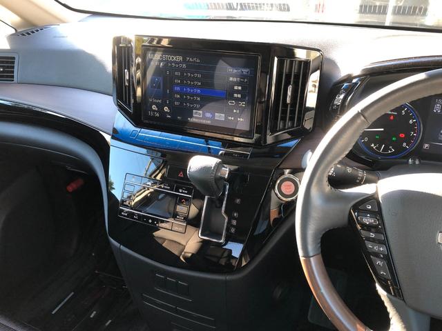 エルグランド ２５０ハイウェイスターＳ　アーバンクロム　純正ナビ／ドラレコ（ナビ連動）／ＥＴＣ／バックカメラ／インテリジェント　アラウンドビューモニター／地デジ／両側パワスラ／クルコン／純正アルミホイール１８インチ／助手席オットマン／プッシュスタート（8枚目）