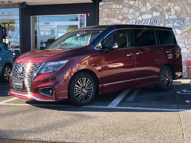 エルグランド ２５０ハイウェイスターＳ　アーバンクロム　純正ナビ／ドラレコ（ナビ連動）／ＥＴＣ／バックカメラ／インテリジェント　アラウンドビューモニター／地デジ／両側パワスラ／クルコン／純正アルミホイール１８インチ／助手席オットマン／プッシュスタート（15枚目）